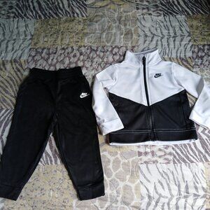 Nike Kids Black and White Matching Set